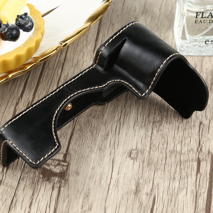 1/4 inch Thread PU Leather Camera Half Case Base for Sony ILCE-7C/A7C (Black)