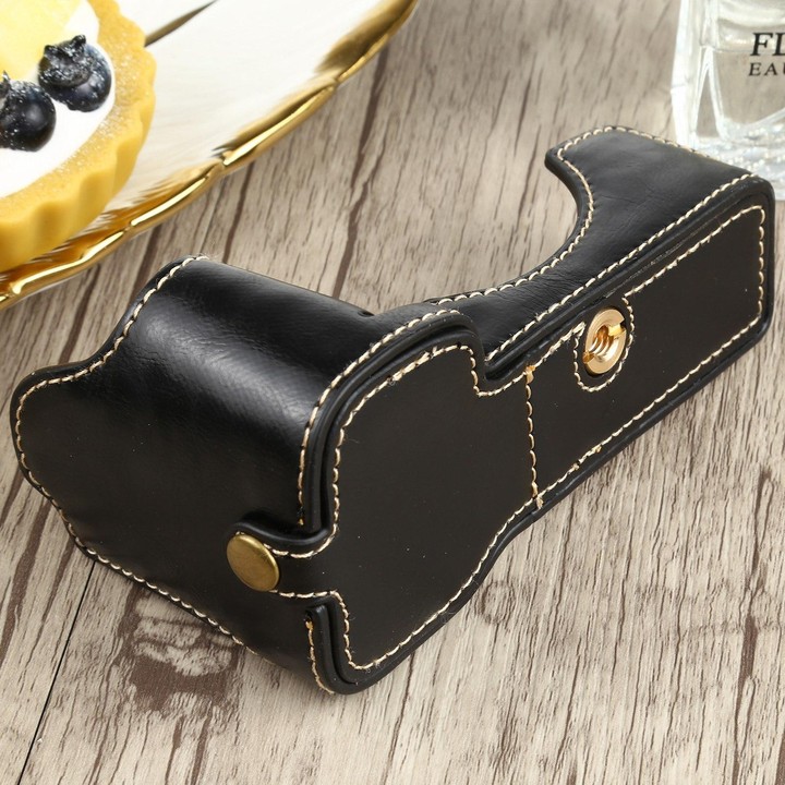 1/4 inch Thread PU Leather Camera Half Case Base for Sony ILCE-7C/A7C (Black)