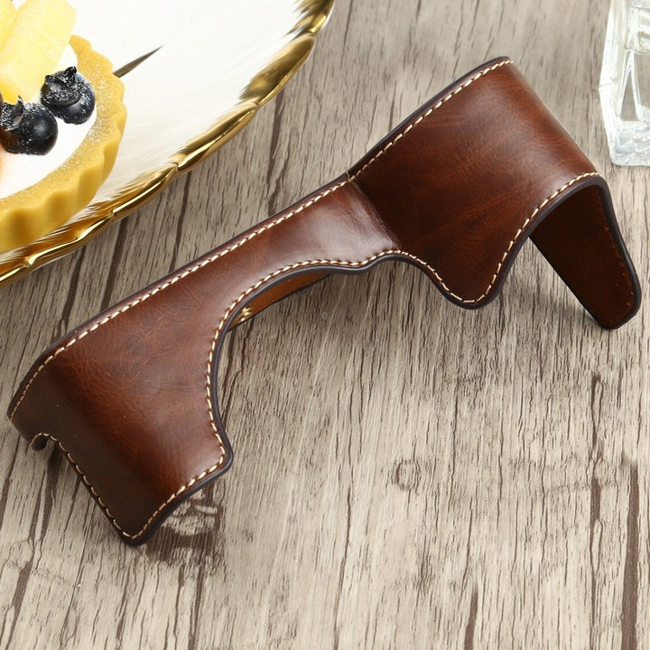 1/4 inch Thread PU Leather Camera Half Case Base for Sony ILCE-7RM4 / A7RM4 / A7R IV (Coffee)