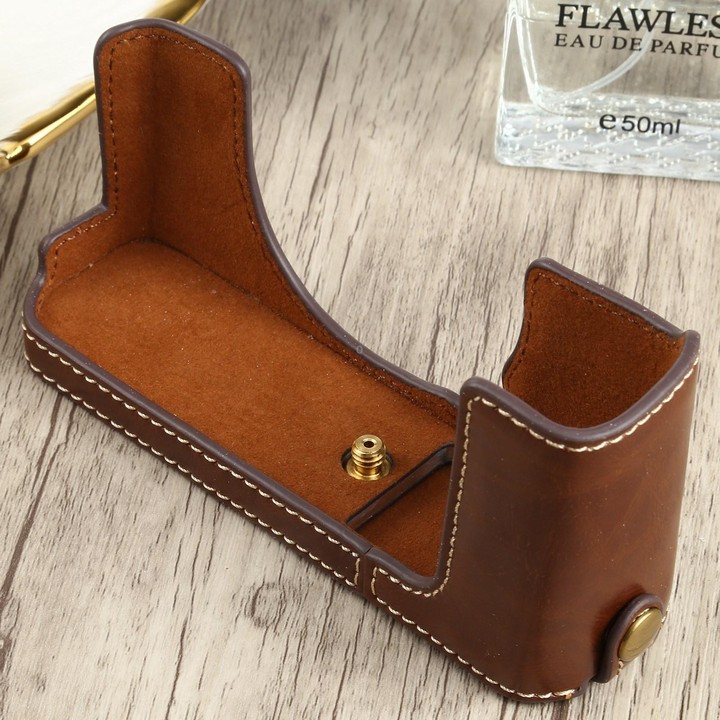 1/4 inch Thread PU Leather Camera Half Case Base for FUJIFILM XE4 (Coffee)
