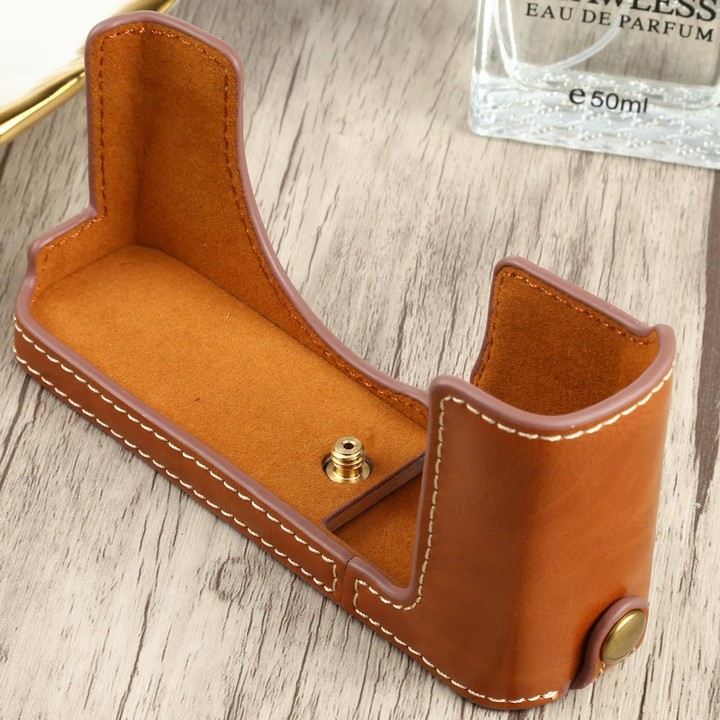 1/4 inch Thread PU Leather Camera Half Case Base for FUJIFILM XE4 (Brown)
