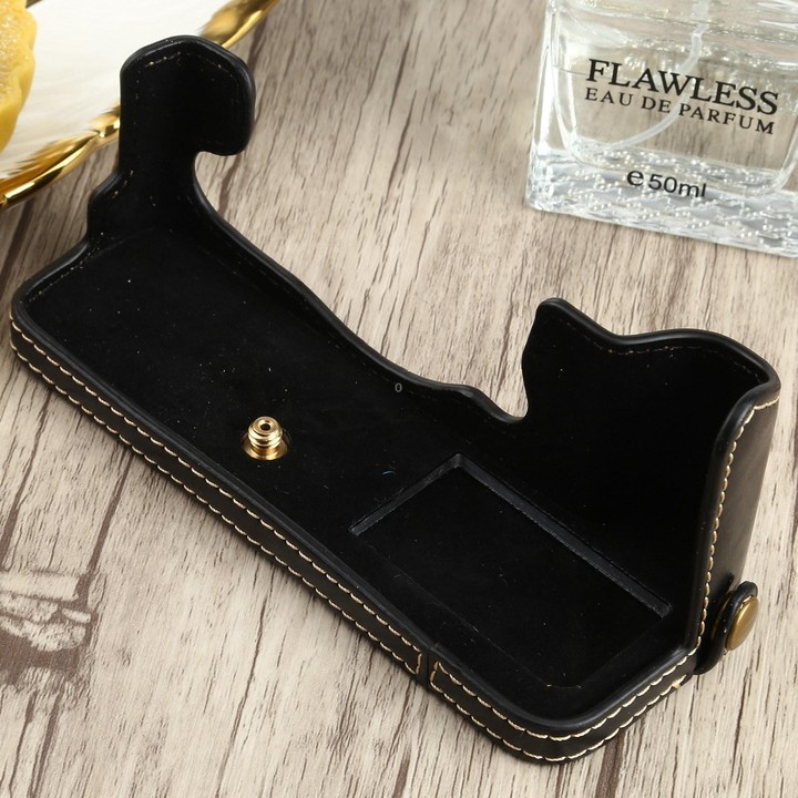 1/4 inch Thread PU Leather Camera Half Case Base for FUJIFILM X-T4 (Black)