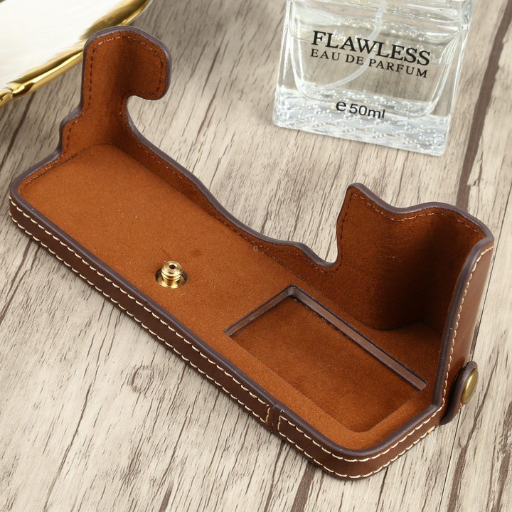 1/4 inch Thread PU Leather Camera Half Case Base for FUJIFILM X-T4 (Coffee)