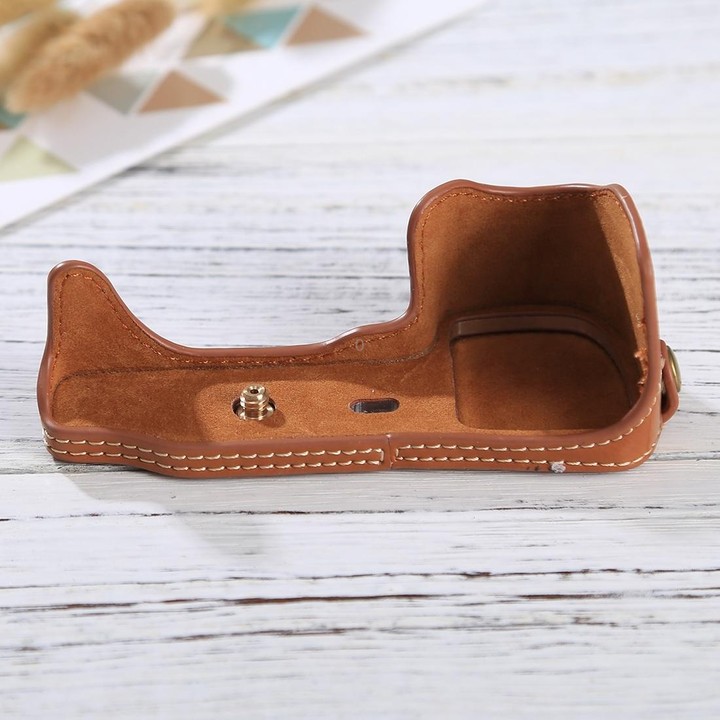 1/4 inch Thread PU Leather Camera Half Case Base for Sony Alpha 6100 / A6100(Brown)