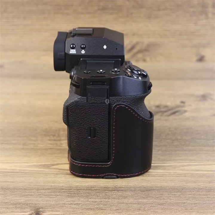 For Fujifilm XH2S 1/4 inch Thread PU Leather Camera Half Case Base (Brown)