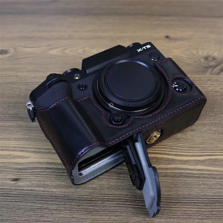 For FUJIFILM X-T5 1/4 inch Thread PU Leather Camera Half Case Base (Black)