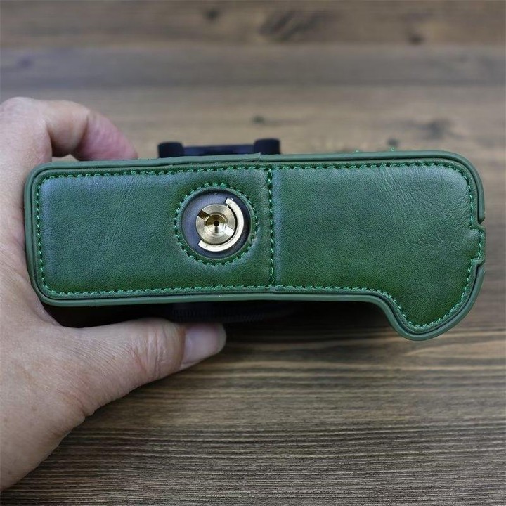 For FUJIFILM X-T5 1/4 inch Thread PU Leather Camera Half Case Base (Green)