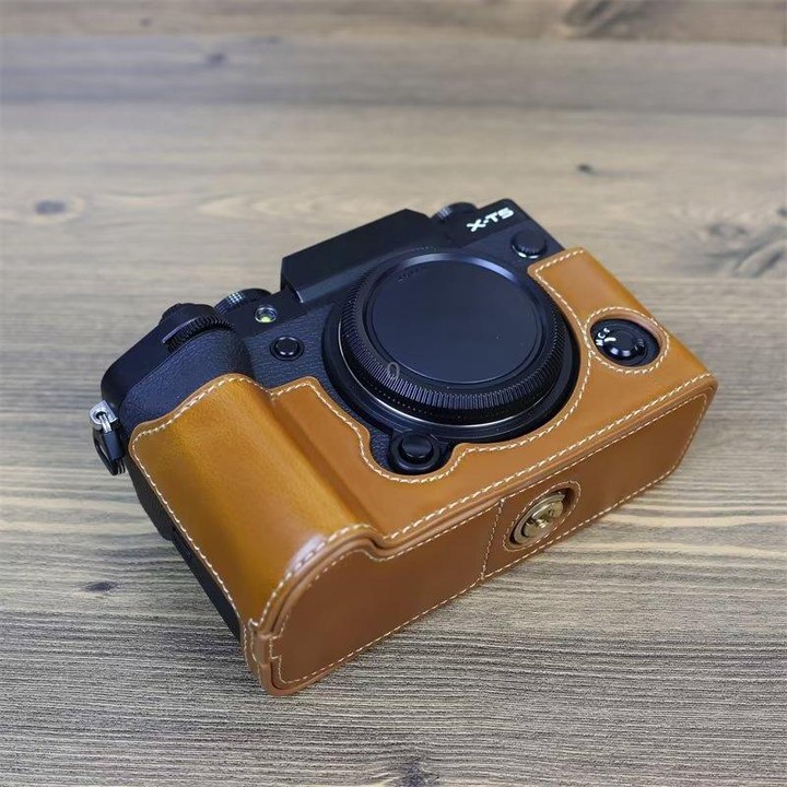 For FUJIFILM X-T5 1/4 inch Thread PU Leather Camera Half Case Base (Brown)