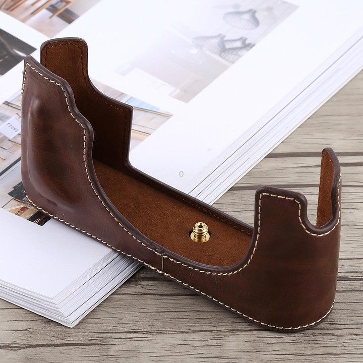 1/4 inch Thread PU Leather Camera Half Case Base for Leica M10 (Coffee)