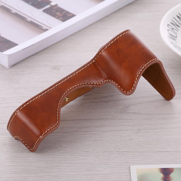 1/4 inch Thread PU Leather Camera Half Case Base for Sony ILCE-A9 / A9 / A7RIII(Brown)