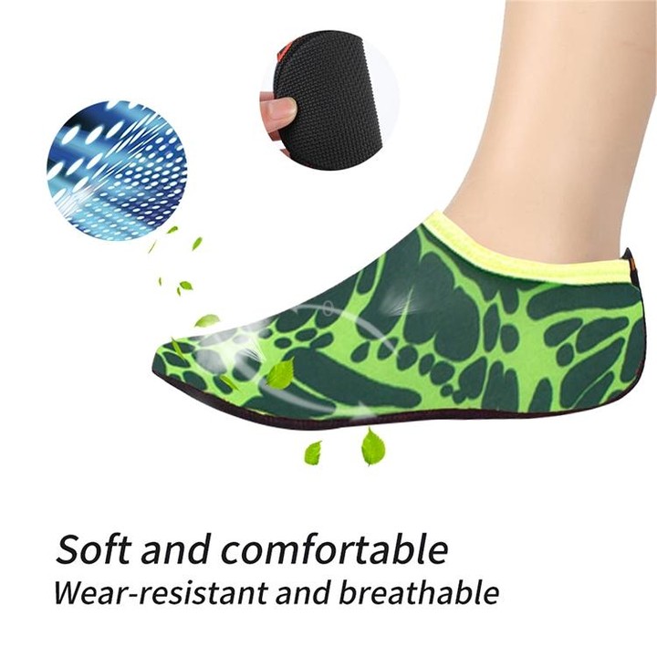3mm Non-slip Rubber Embossing Texture Sole Figured Diving Shoes and Socks, One Pair, Size:XL (Orange)