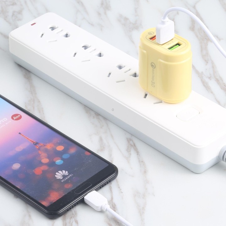 13-222 QC3.0 USB + 2.1A Dual USB Ports Macarons Travel Charger, US Plug(Yellow)