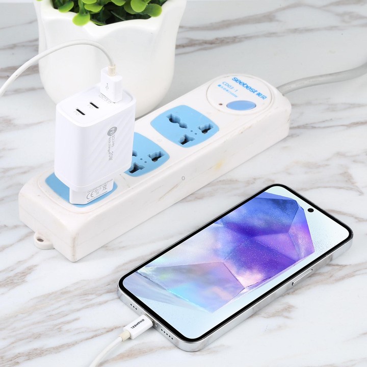 AR-892 3 in 1 QC3.0 PD20W USB + USB-C / Type-C Wall Travel Charger, Plug Type:EU Plug(White)