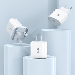 TOTU PD 20W Type-C Port Charger with Type-C to 8 Pin Data Cable Set, Specification:EU Plug(White)