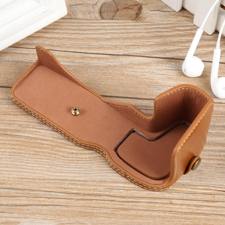 For Canon EOS R8 1/4 inch Thread PU Leather Camera Half Case Base(Brown)