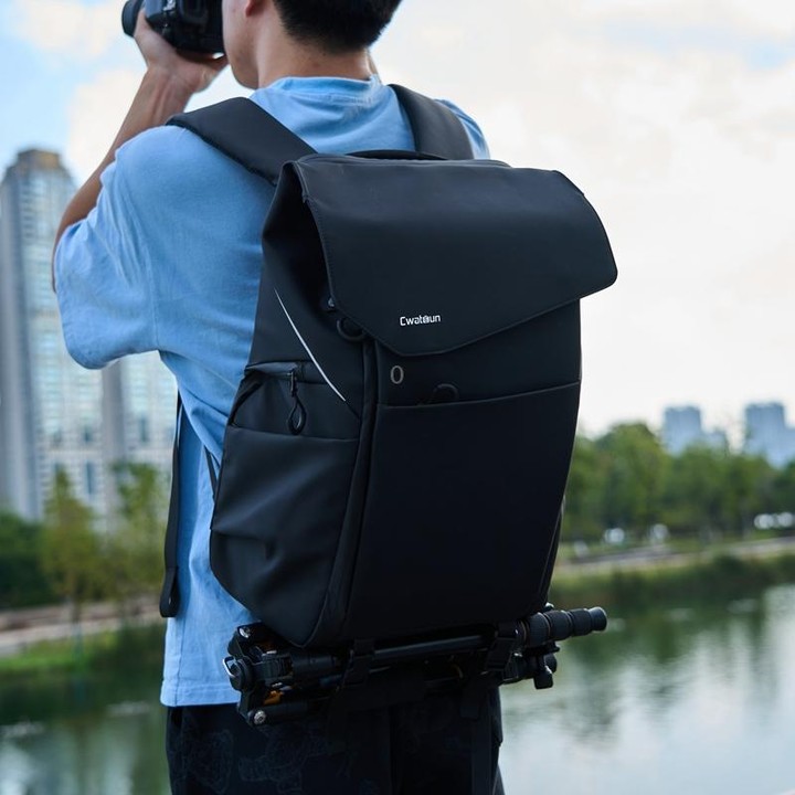 Cwatcun D89 Camera Backpack Waterproof Leather Film 15.6 Laptop Sleeve Bag, Size:43.5 x 33 x 22.5cm(Black)