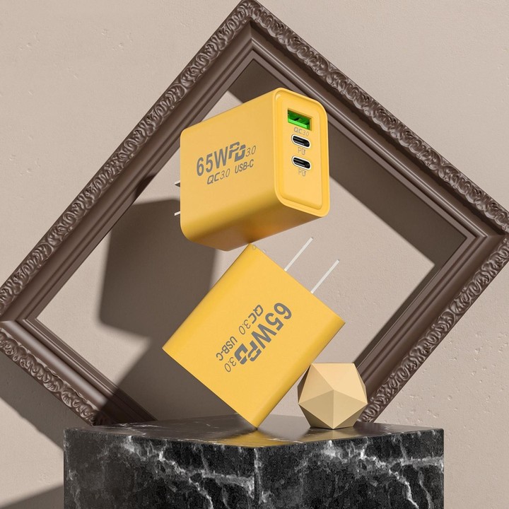 65W Gallium Nitride USB + Type-C Fast Charging Charger, Plug Type:US Plug(Yellow)