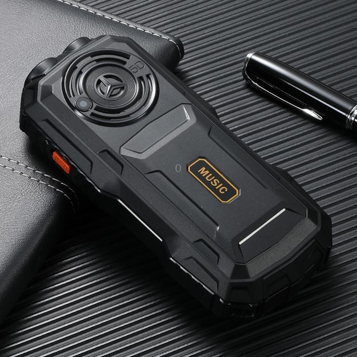 YEEMI Q5 4G Elder Rugged Phone, 16800mAh Battery, 2.4 inch, 21 Keys, Network: 4G, LED Flashlight, Dual SIM(Black)