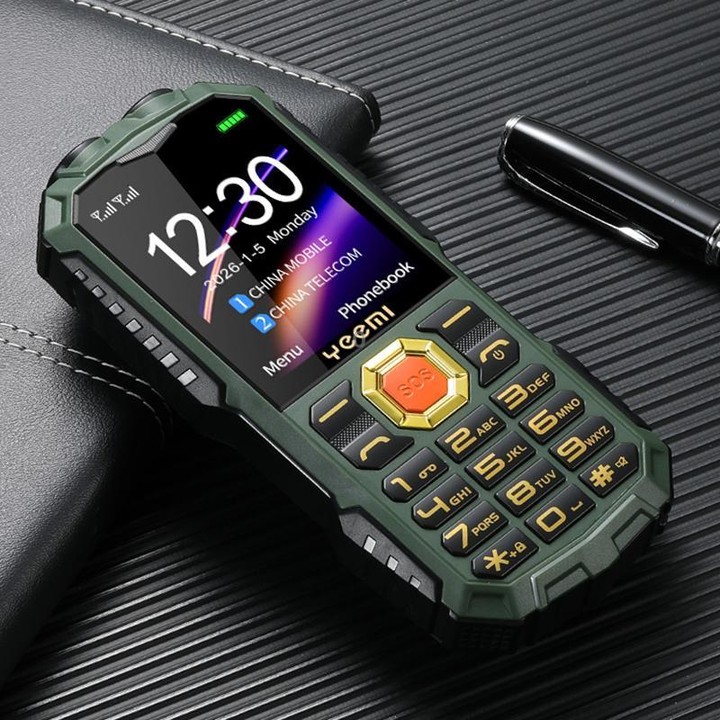 YEEMI Q5 4G Elder Rugged Phone, 16800mAh Battery, 2.4 inch, 21 Keys, Network: 4G, LED Flashlight, Dual SIM(Green)