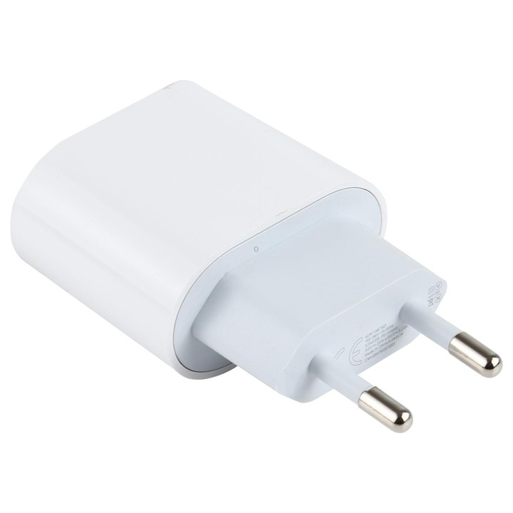 L-012 2 in 1 20W PD USB-C / Type-C Interface Travel Charger + USB-C / Type-C to 8 Pin Data Cable Set, EU Plug