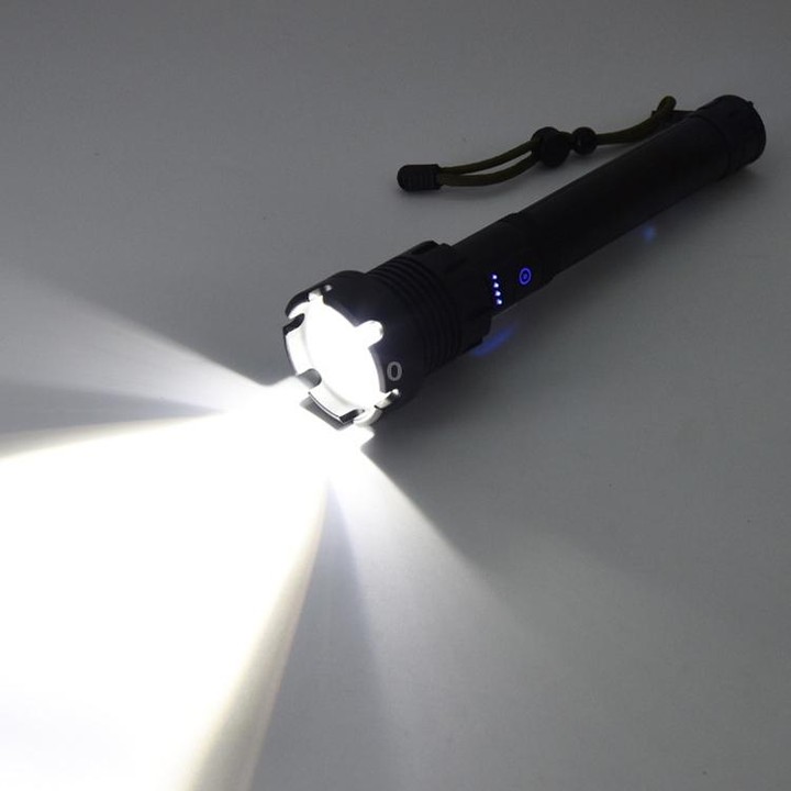 Long Style Micro USB Charging Outdoor Waterproof P90 + COB LED Flashlight, Support Power Display & Telescopic Focusing & 7-level