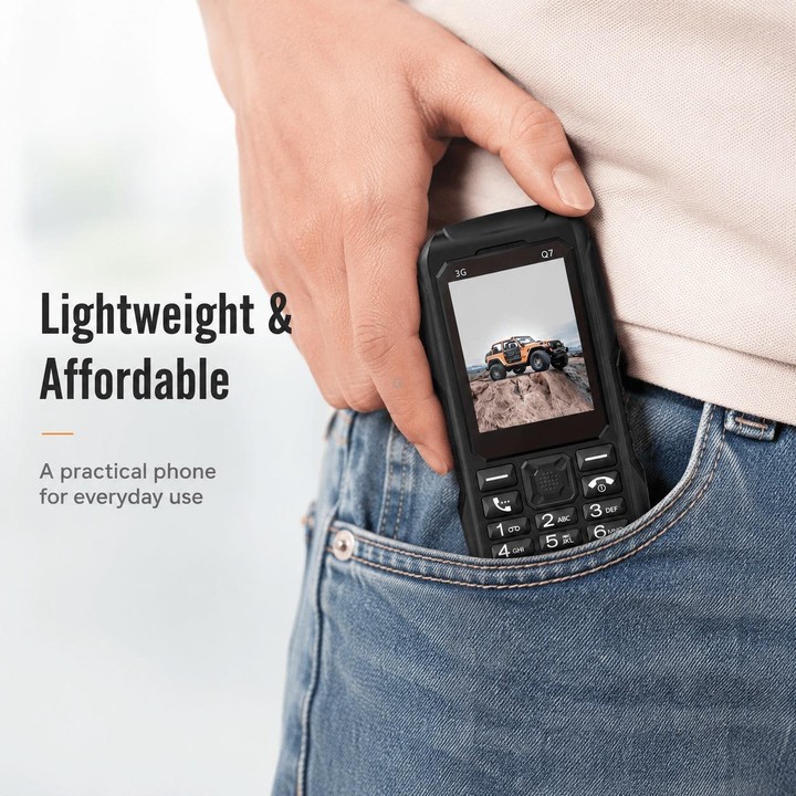 Q7 3G Key Phone, 3600mAh Battery, 2.4 inch, SOS, 21 Keys, Dual SIM, Network: 3G, Support Whatsapp, Facebook (Black)