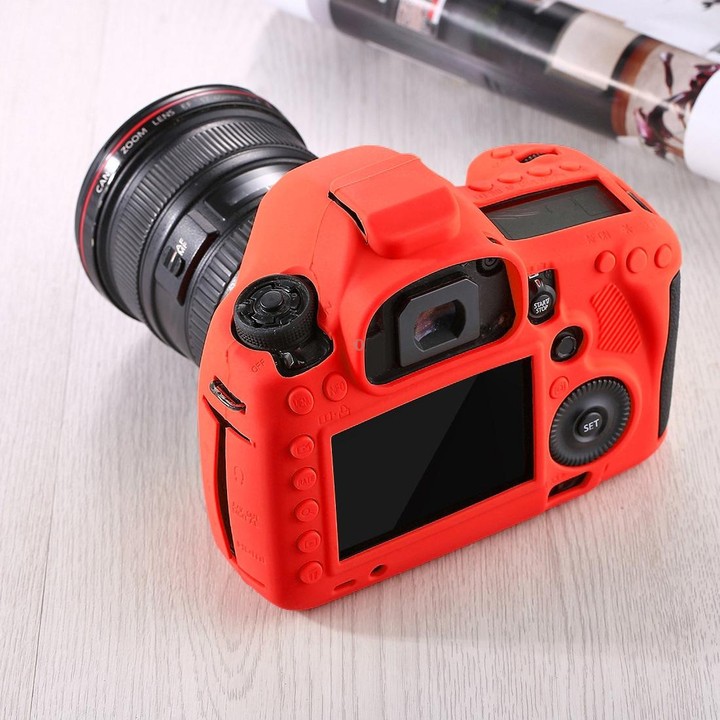 PULUZ Soft Silicone Protective Case for Canon EOS 5D Mark III / 5D3(Red)