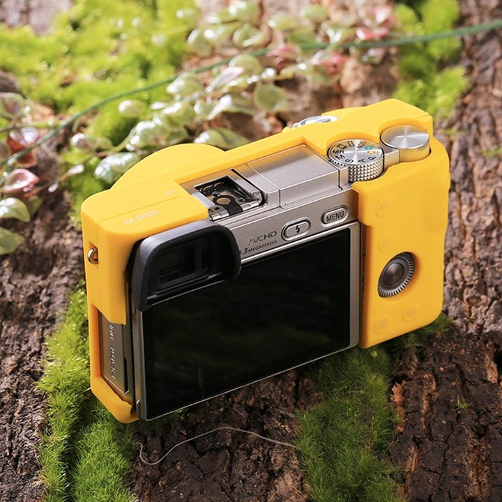 PULUZ Soft Silicone Protective Case for Sony ILCE-6000 / A6000(Yellow)