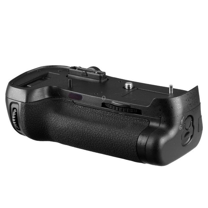 Battery Grip MB-D12 for Nikon D800 / D800E with a Battery Holder