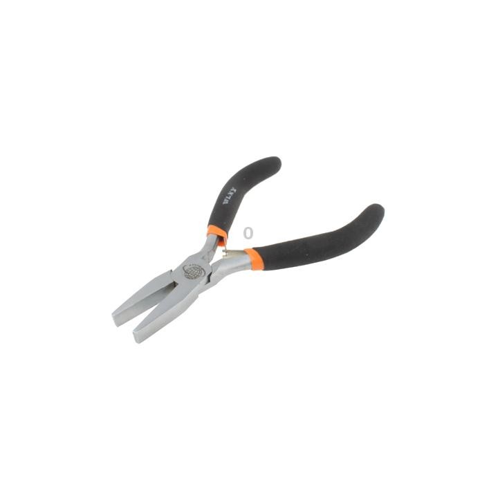 4.5 inch Flat Nnose Pliers