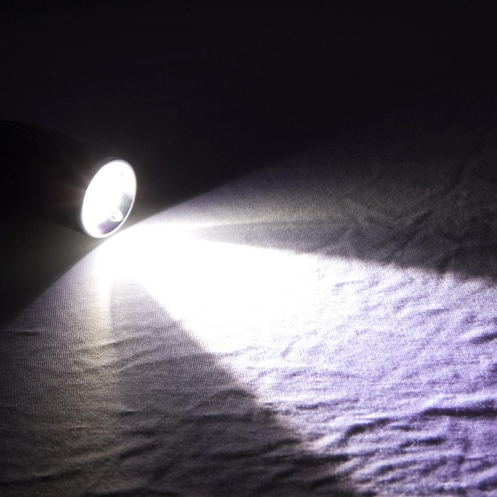 White Light Retractable Flashlight, Q5 LED 3-Mode with Lanyard(Black)