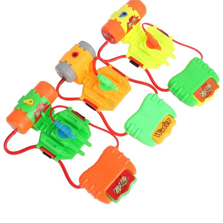 Children Summer Beach Toys Educational Water Fight Pistol Swimming Wrist Water Guns(Mixed color)