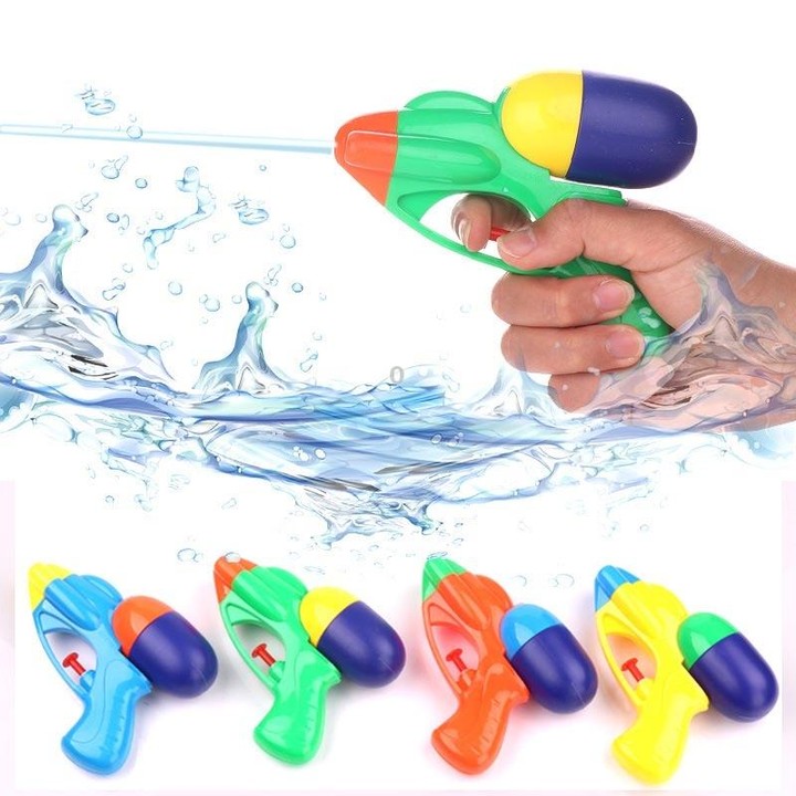 2 PCS Outdoor Children Beach Toys Nostalgic Plastic Small Water Gun, Random Delivery