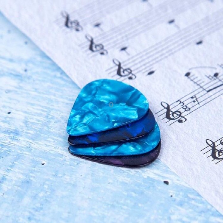 100 PCS Guitar Universal ABS Celluloid Pick Shrapnel Color Random Delivery(Celluloid 0.46mm)