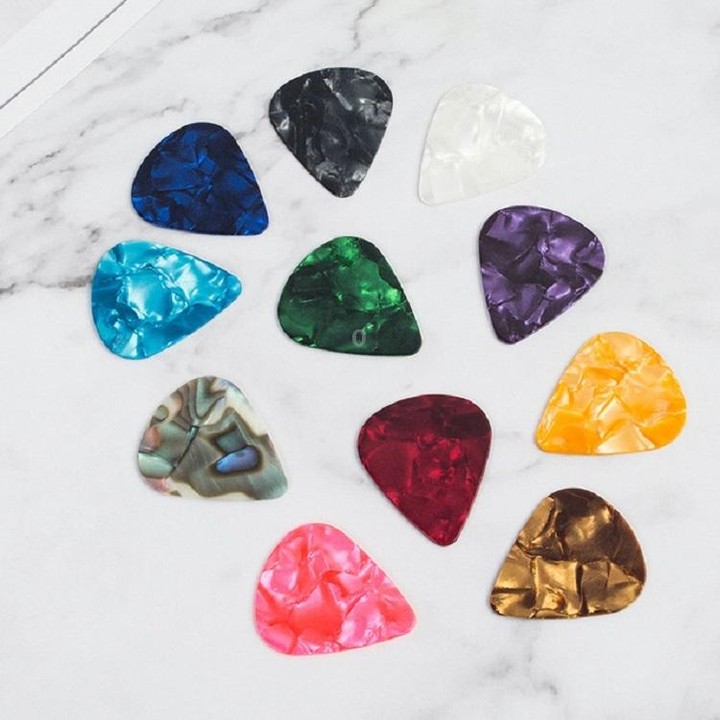 100 PCS Guitar Universal ABS Celluloid Pick Shrapnel Color Random Delivery(Celluloid 0.96mm)