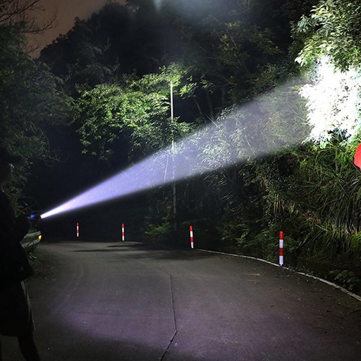 2600mAh LED Outdoor Strong Lighting Lithium Battery Flashlight, Color: Fixed Focus Black