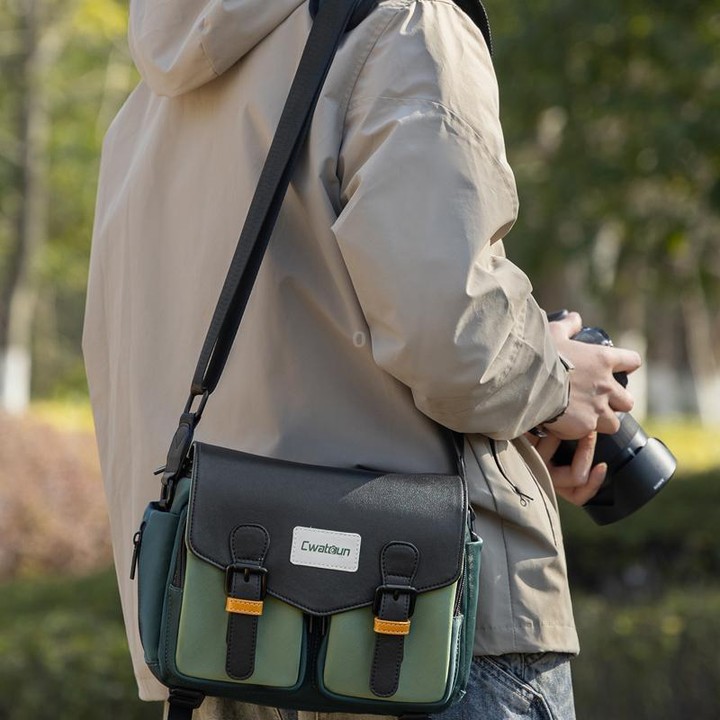 Cwatcun D99 Large Shoulder Camera Bag Multi-functional Casual Color Clash Lightweight Storage Bag