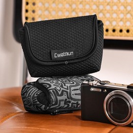 Cwatcun D200 Small Card Camera Bag Scratch-resistant Wear-resistant Portable Camera Bag(Black)